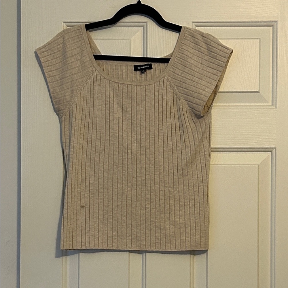 Beige Ribbed Short Sleeve Top perfect for business casual/casual - Picture 1 of 5